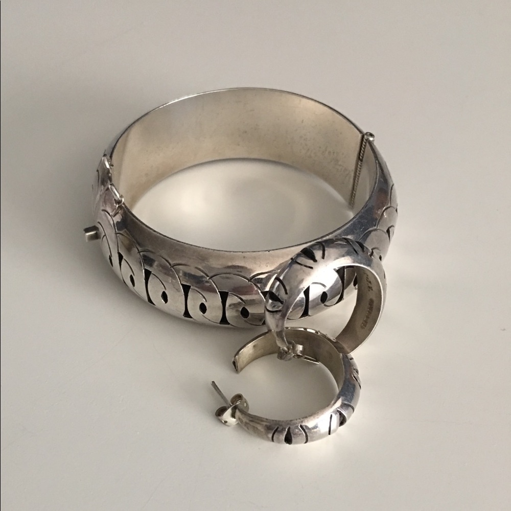 Hecho en Mexico sterling bracelet and earrings